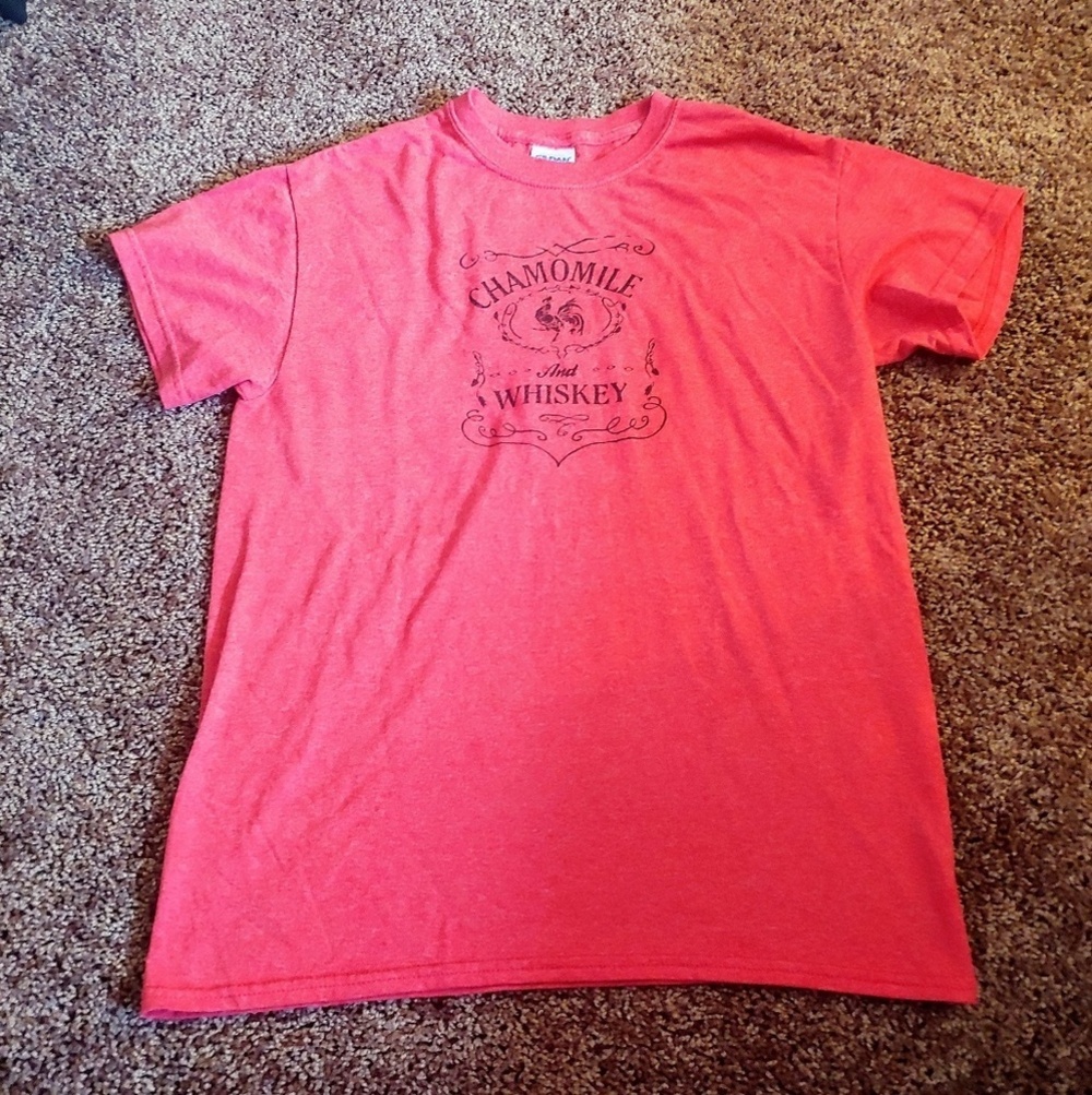 Gildan chamomile&whiskey reddish colored t-shirt